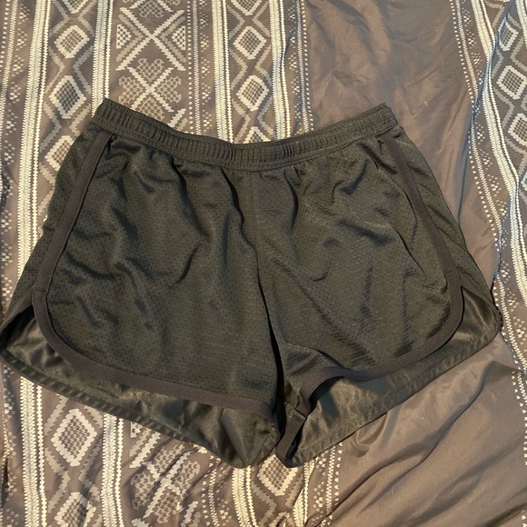 Shorts - Picture 2 of 3